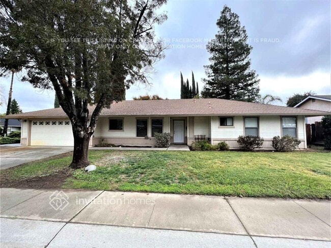 Building Photo - 460 Pelican Pl