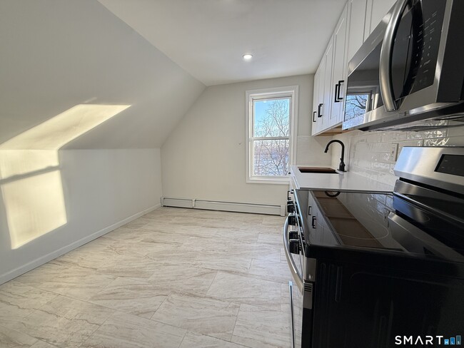 Photo - 53 Mahl Ave Unit 3