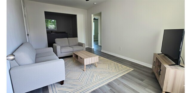 Photo - 3610 Tuam St