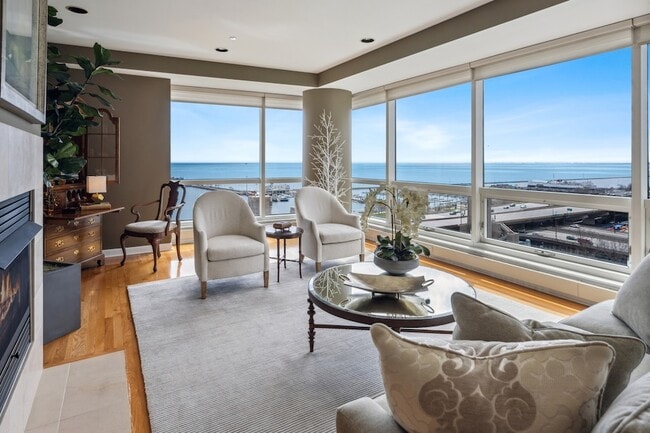 Photo - 445 E North Water St Unit 1305