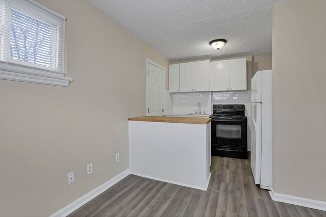 Photo - 898-900 Racine Ave Unit 898