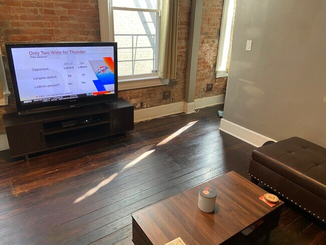 Photo - 256 Warner St