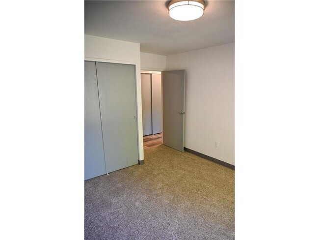 Building Photo - 1205 Victoria St Rental