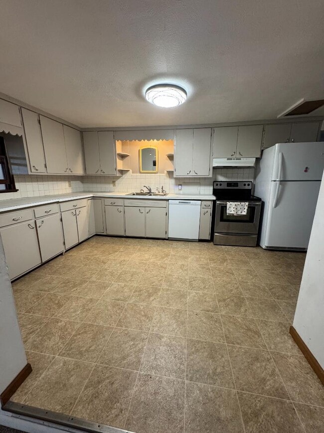 Photo - 4165 Lincoln Ave