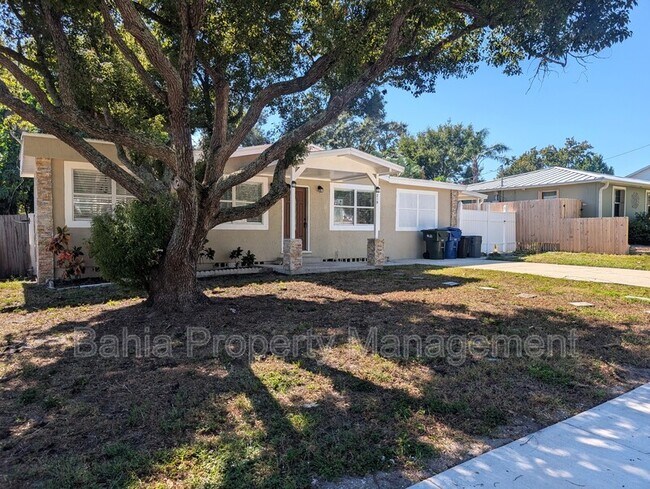 Photo - 219 6th Ave SW