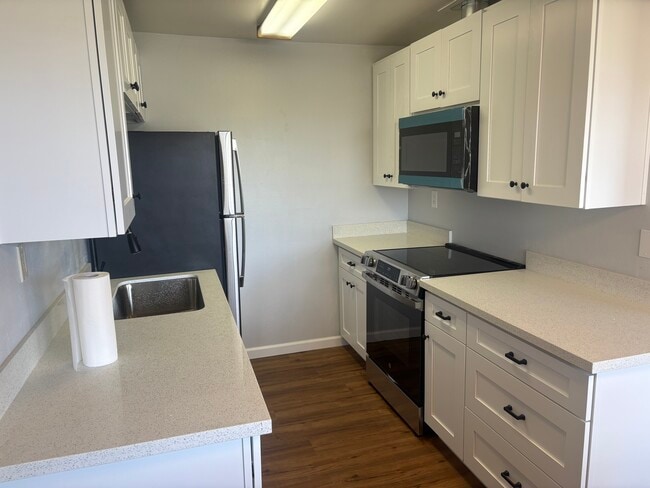 Building Photo - 7409 Hill Ave Unit 4