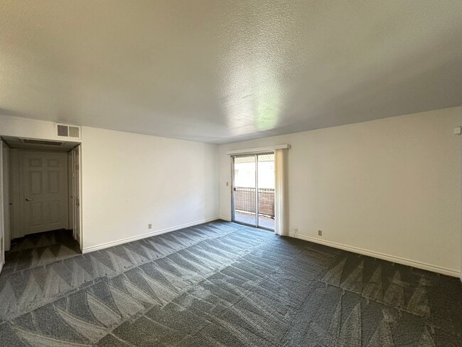 4340 Sandy River Dr