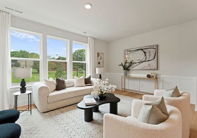 Building Photo - FREE RENT! Stunning 4 Bed | 3.5 Bath Luxur... Rental