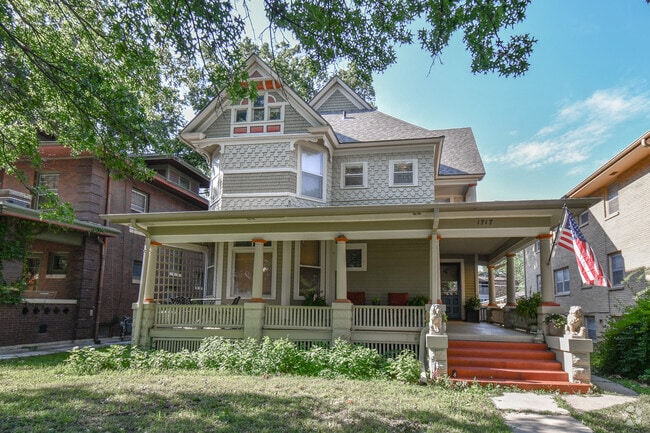 Building Photo - 1717 D St Unit 2 Rental
