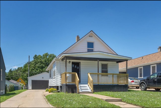 Building Photo - Updated South Omaha Home with Oversized Ga...