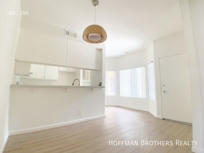 Photo - 11917 Culver Blvd Unidad 301