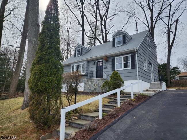 Building Photo - 2 Brady St