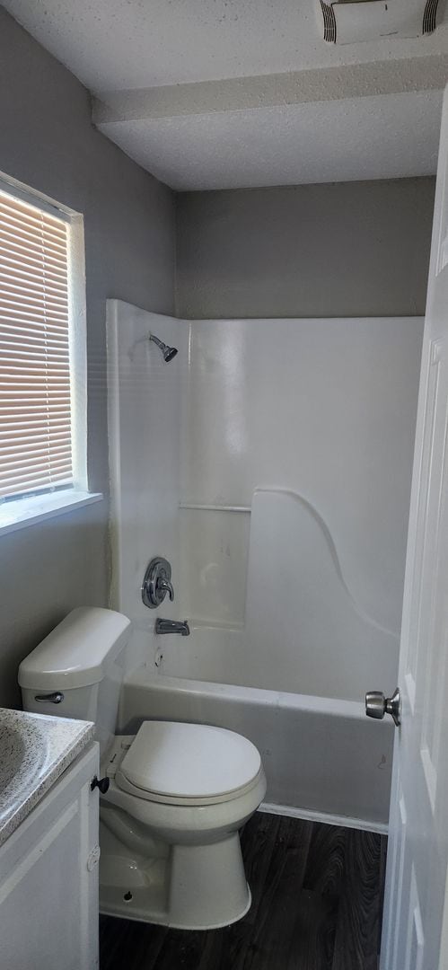 Photo - SOUTH PARK APARTMENTS Unit 304