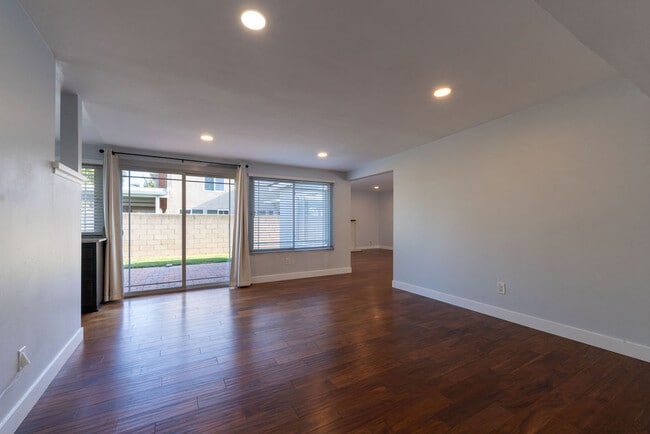 Photo - 19342 McLaren Ln