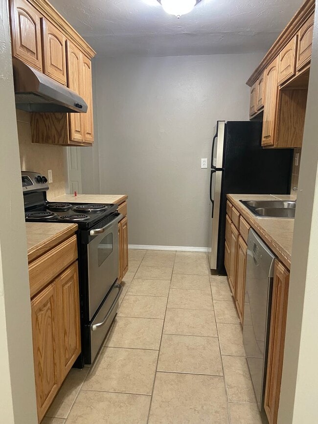 Photo - East 15th Unidad A