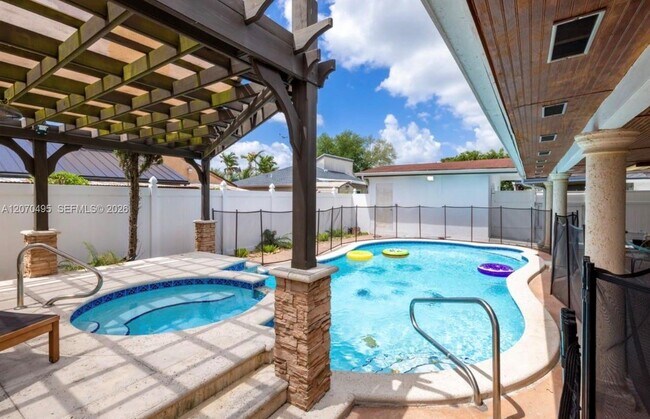 Photo - 12440 SW 207th Terrace