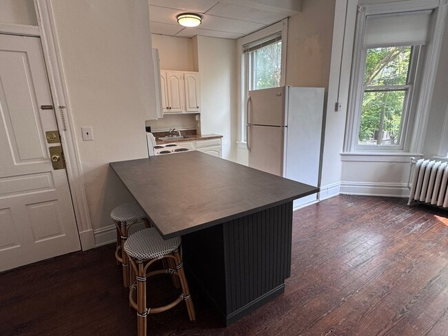 Photo - 1613 W Grace St