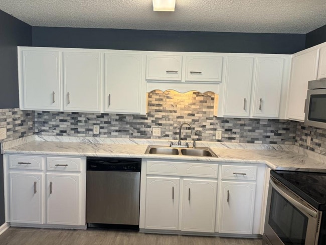 Photo - 703 Waterfield Dr