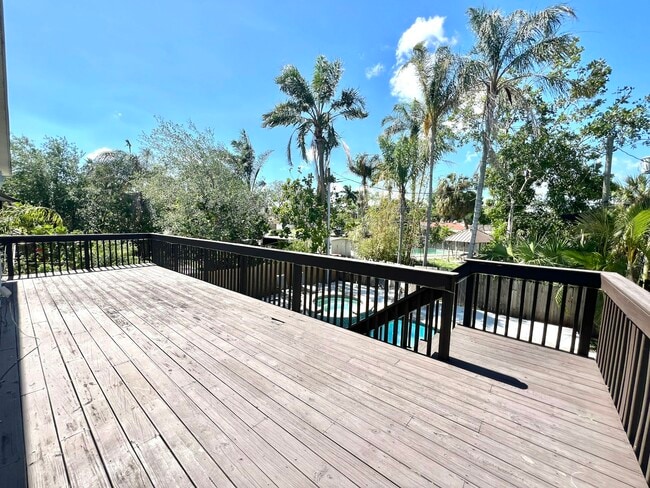 Photo - 3526 Overlook Dr NE