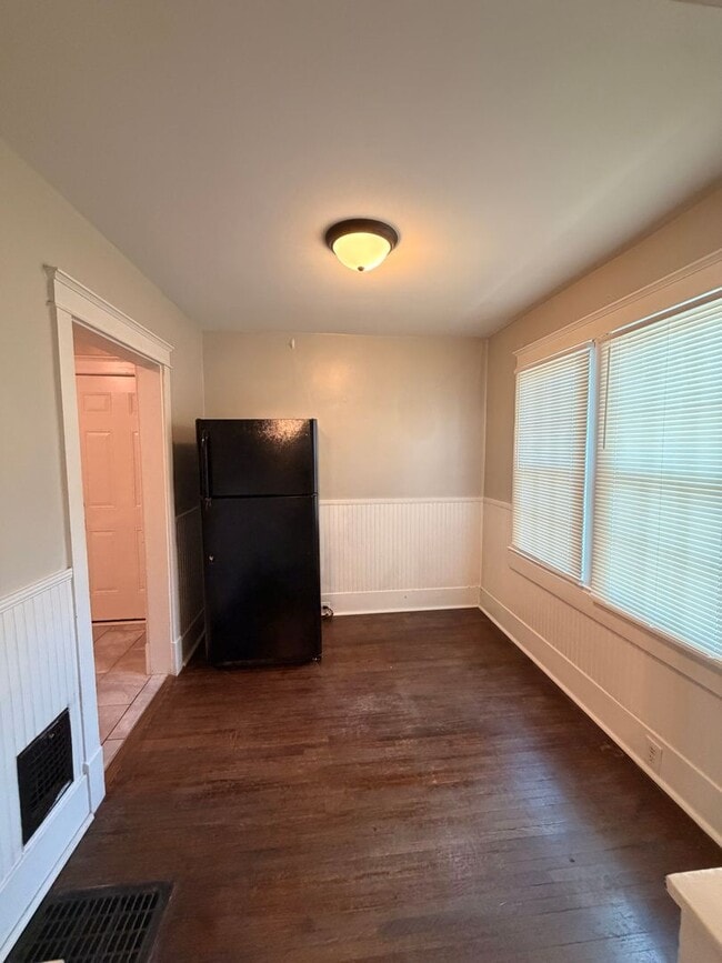 Photo - 2413 Emmett Ave Unit A