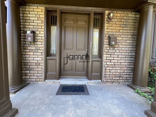 Photo - 3232 Clarendon Rd