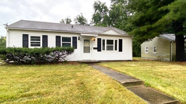 Building Photo - Newly Renovated 3 Bedroom, 1 Bath Home in ...
