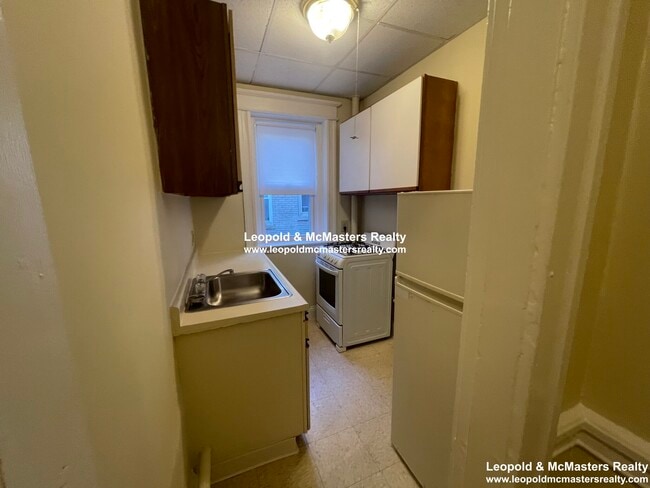 Building Photo - 64 Woodstock Ave Rental