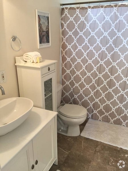 Photo - 2328 Virginia Ave Unit B