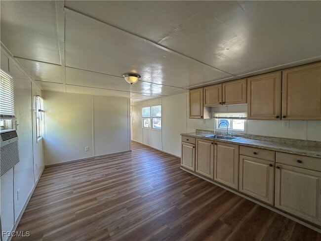 Photo - 7849 Suncoast Dr