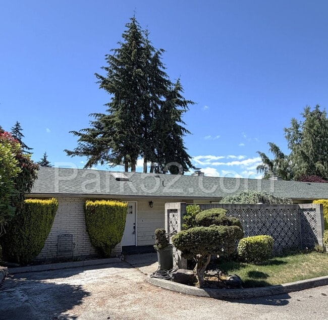 Photo - Newly Remodeled 3 Bedroom Duplex