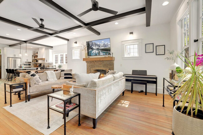 Building Photo - 614 W Lafayette St Rental