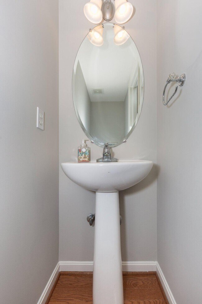 Photo - 1784 Upper Forde Ln