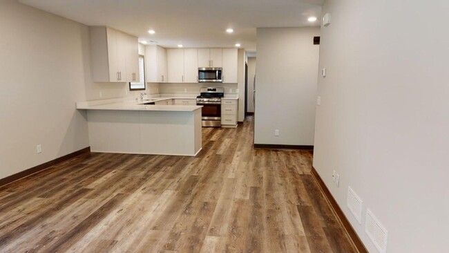 Photo - 1076 14th Ave SE Unidad #2