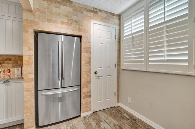 Photo - 2070 Homewood Blvd Unidad crosswind