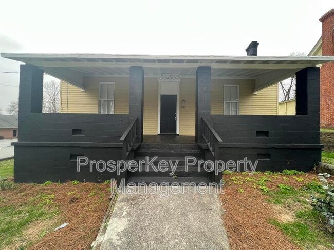 Photo - 207 20th St House