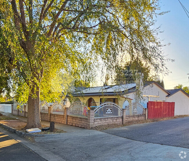 Building Photo - 11059 Burnet Ave Rental