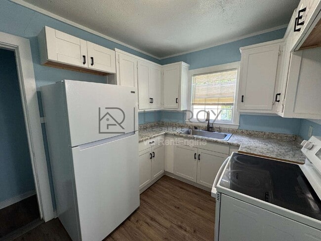 Photo - 1816 Kenmore Dr
