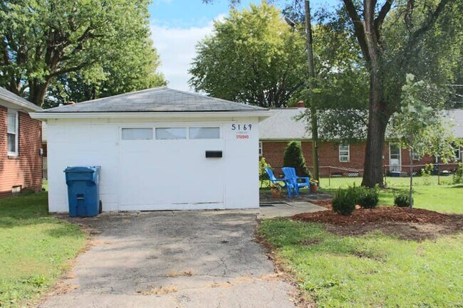 5169 Caroline Ave House House - Image 