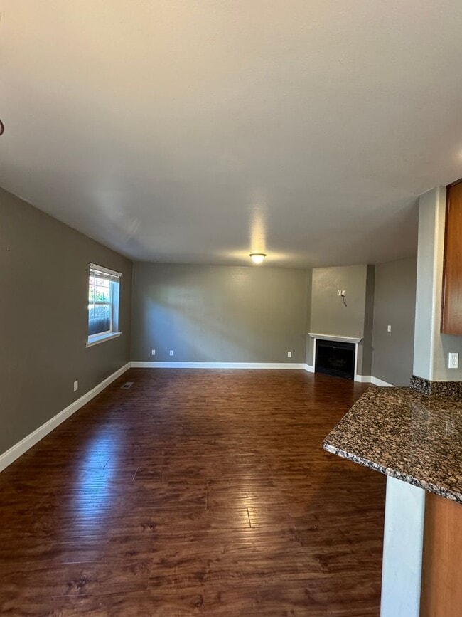 Photo - 3 Bedroom 2.5 Bath in Four Seasons HOA