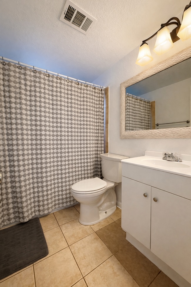 Photo - 1990 Eagle St Unidad 4