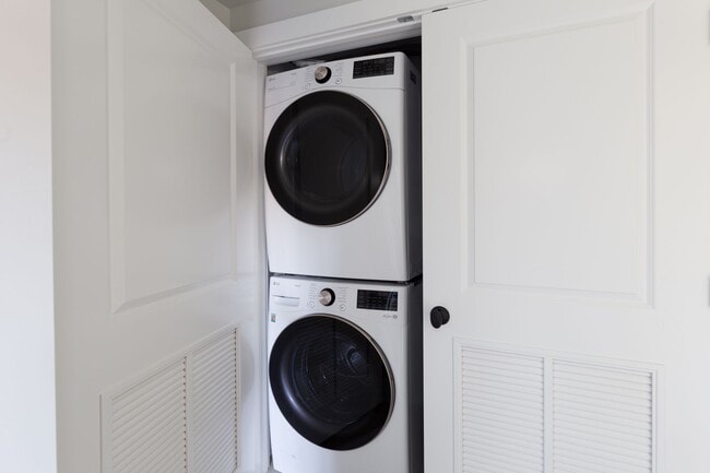 Photo - 1405 W Belden Ave Unit 1