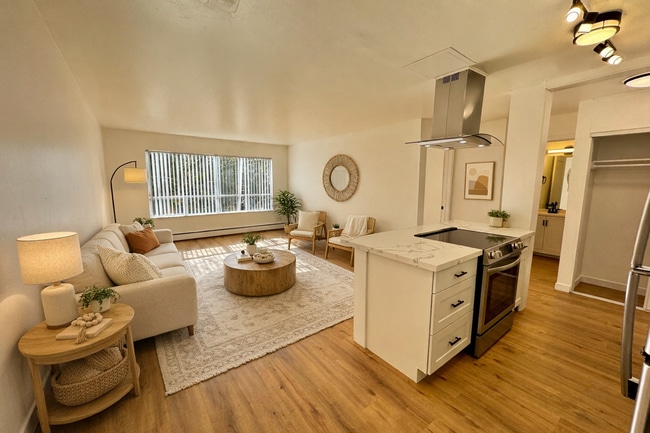 Lorelei Apartments