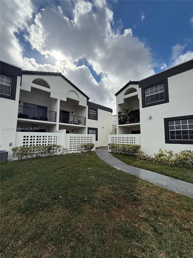 Building Photo - 9705 Fontainebleau Blvd Unit B107