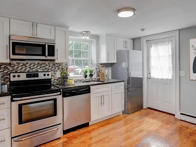 Building Photo - 469 Sea St Unit 1