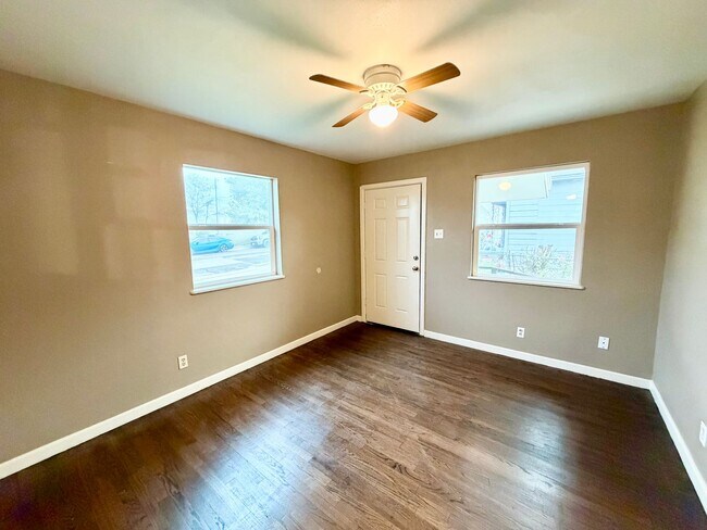 Photo - Beautiful 1 bedroom duplex in the heart of it all.