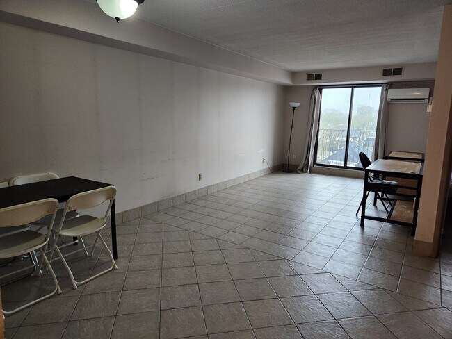 Photo - 1700 University Ave W Unit 301