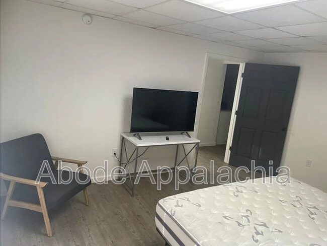 Photo - 126 Melvina Dr Unit #1