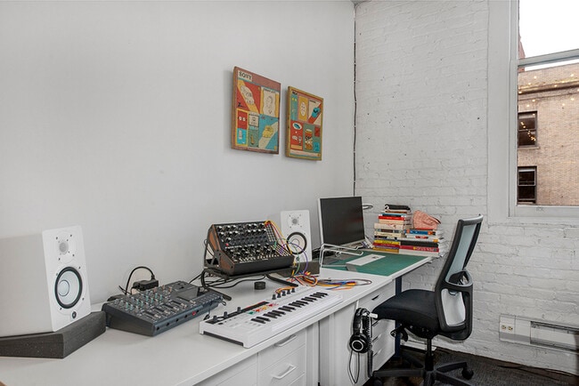 Photo - 80 S Jackson St Unit Apt #202