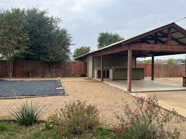 Photo - 670 Farm to Market 1626