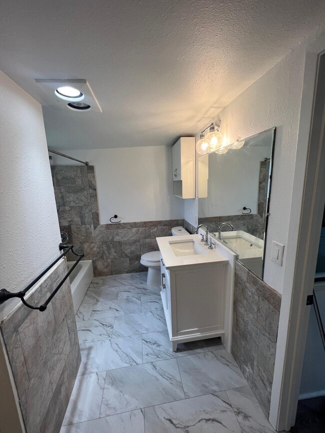 Photo - 426 Belleville St